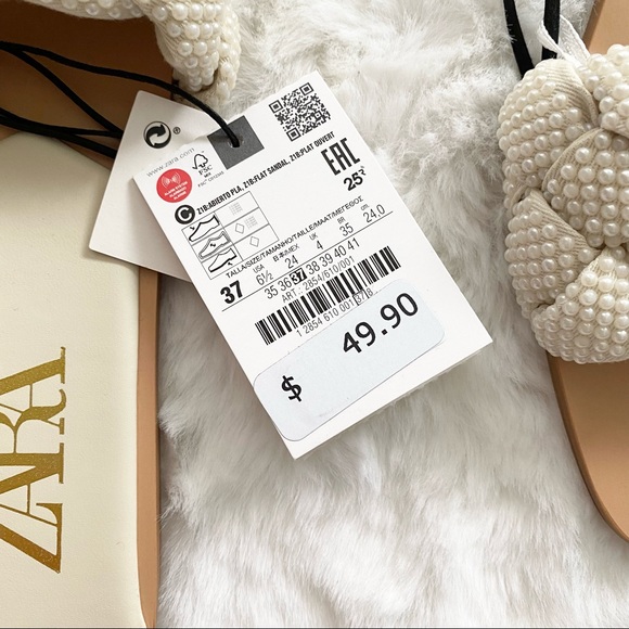 Zara Flats - Picture 5 of 5